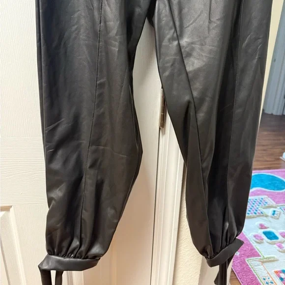 Black Faux Leather Jogger Pants — Fashion Nova — Size 1X - Picture 4 of 5